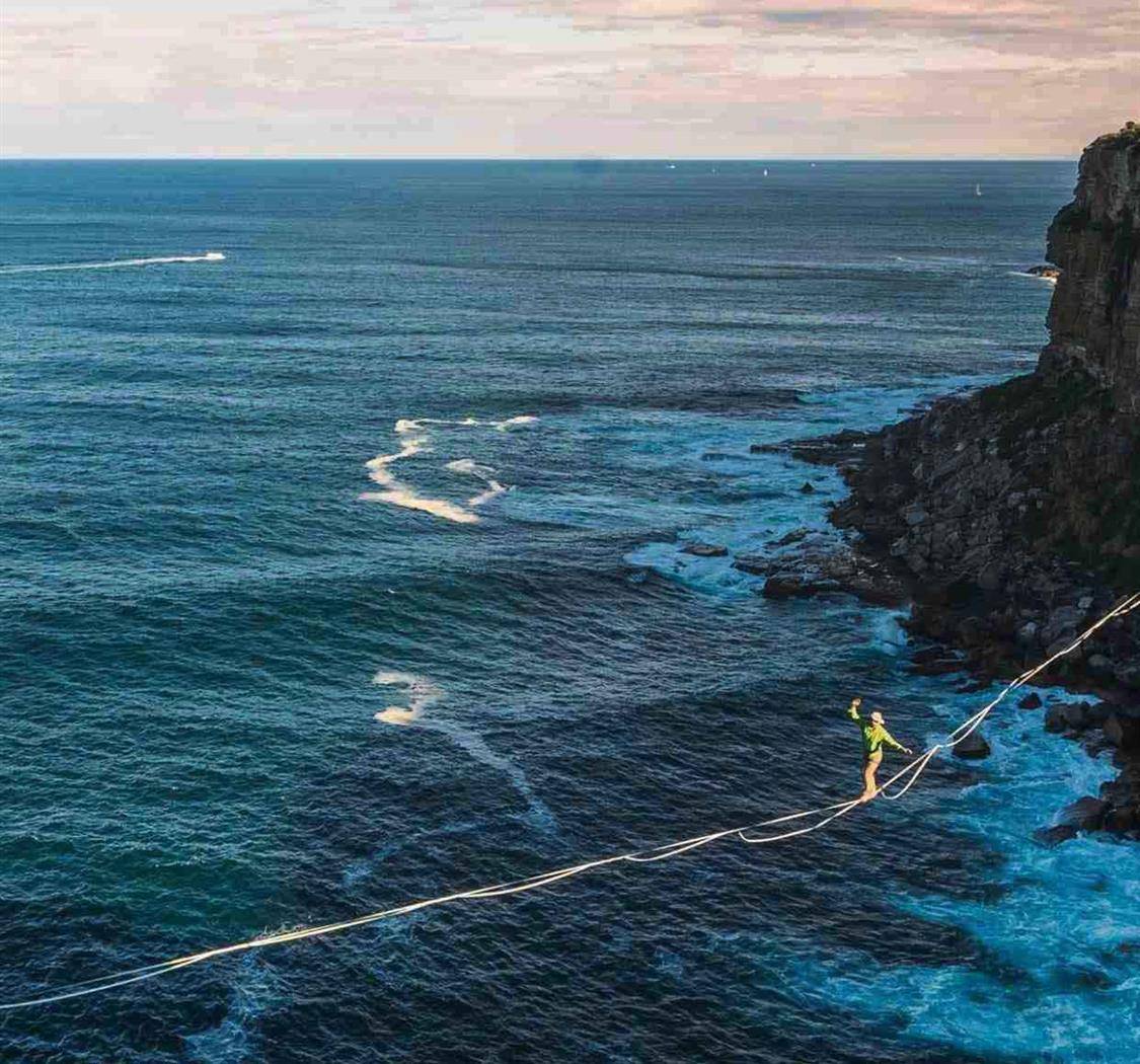 表现勇气则勇气来；往后退缩则恐惧来。