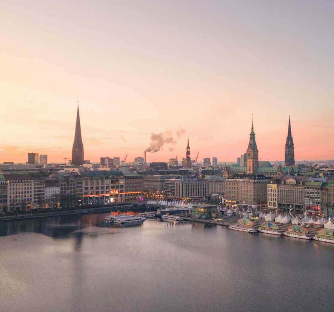 人生的容错率很大,三次左转就成了右转。