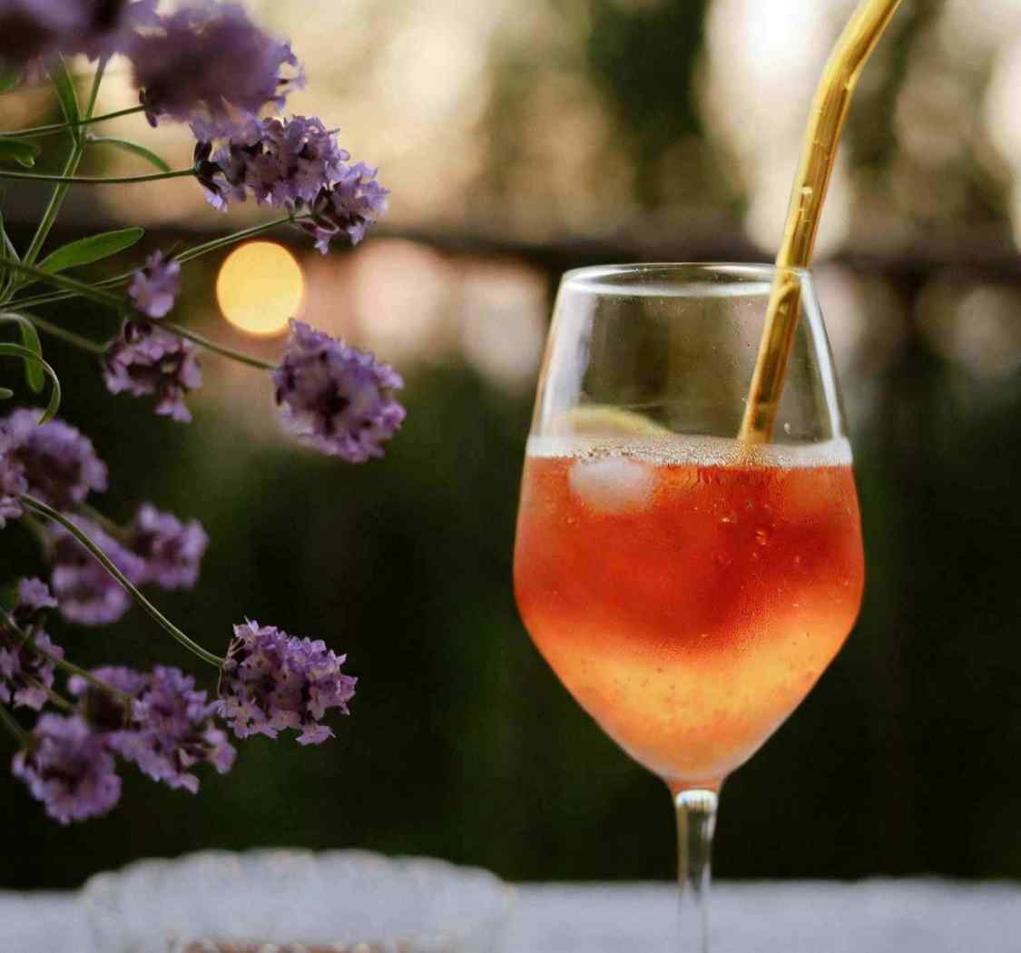 不纠结过去，不焦虑未来。